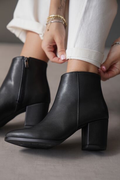Kadın Sivri Burun Kısa Topuklu Bot Helena  Siyah Cilt 4