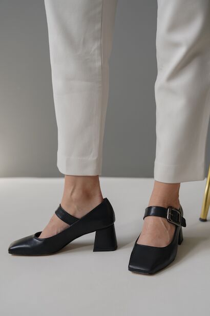 Kadın Küt Burun Kısa Topuklu Ayakkabı Goriva  Siyah 6