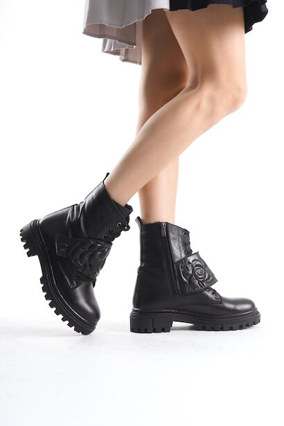 Kadın Hakiki Deri Gül Detaylı Bağcıklı Bot Postal Didora  Siyah 4