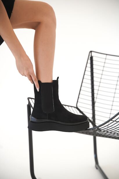 Kadın Tasarım Taban Lastikli Bot Yedra  Siyah 4