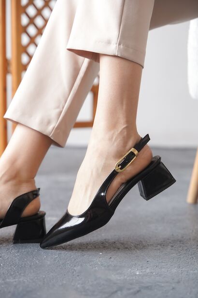 Kadın Sivri Burun Karnıyarık Kısa Topuklu Ayakkabı Romeo  Siyah Rugan 4