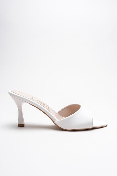 Kadın Sivri Burun Açık Topuklu Terlik Leni  Beyaz Rugan 