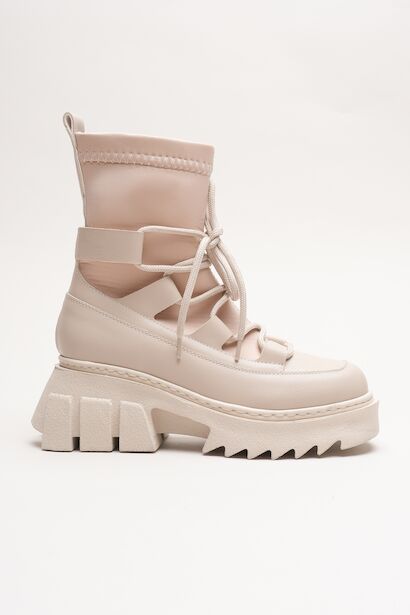 Kadın Bağcıklı Tasarım Taban Esnek Bot Karel  Bej