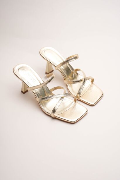 Kadın Çapraz Bantlı Tasarım Topuklu Terlik Carele  Altın