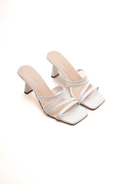 Kadın Küt Butun Tasarım Topuklu Terlik Prana Beyaz Rugan 