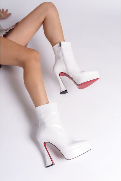 Kadın Sivri Burun Platform Bot Space  Beyaz Rugan 