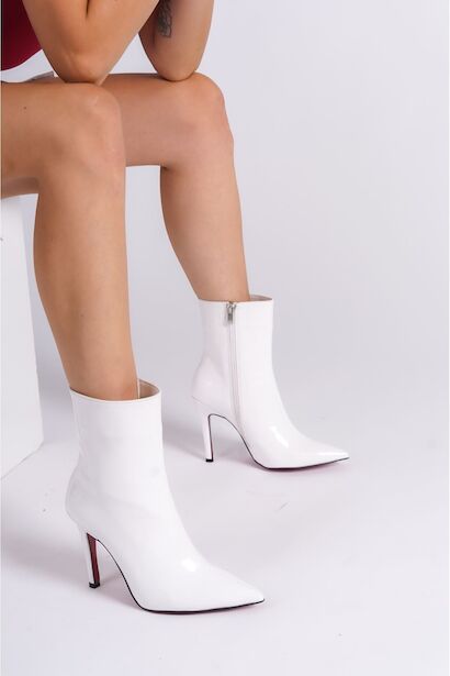 Kadın Sivri Burun Topuklu Bot Togi  Beyaz Rugan 